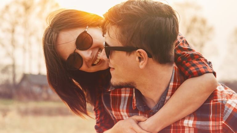 6 Tips on How to Find Out that Your Relationship is Really Serious 1 couple